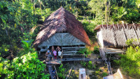 /album/fotogaleria-mentawai-ostrov-ludozrutov-zajazd-vy-a-my/mentaway-siberut-zajazd-jamajkanita-98-jpg/